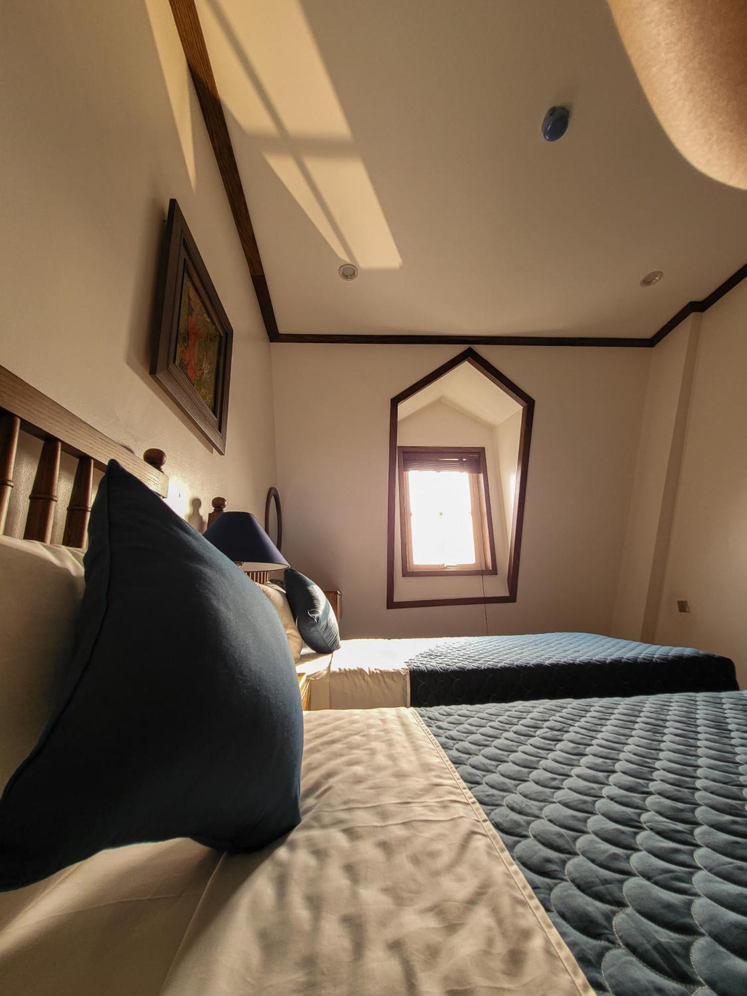 Lavian Hotel 하롱 외부 사진